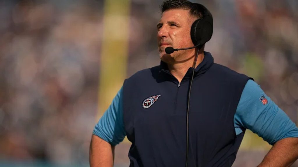 Jets Interviewing Former Titans Coach Mike Vrabel